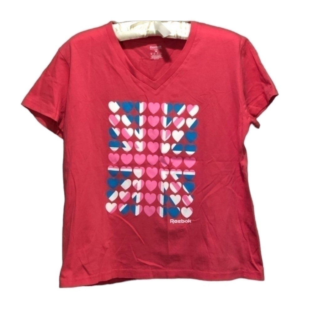 5/$25 Reebok size Medium v neck short sleeve heart graphic tee shirt